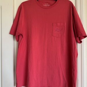 Vineyard Vines Men's rose/coral/red short sleeve T-Shirt sz large, fish whale